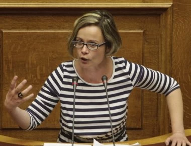 Ελισσάβετ Σκουφά: Ελεύθεροι αφέθηκαν οι κατηγορούμενοι για επεισόδια στο σπίτι της βουλευτού